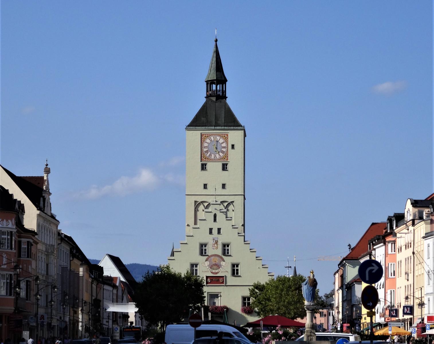 Deggendorf: Altes Rathaus mit Stadtturm (2020)