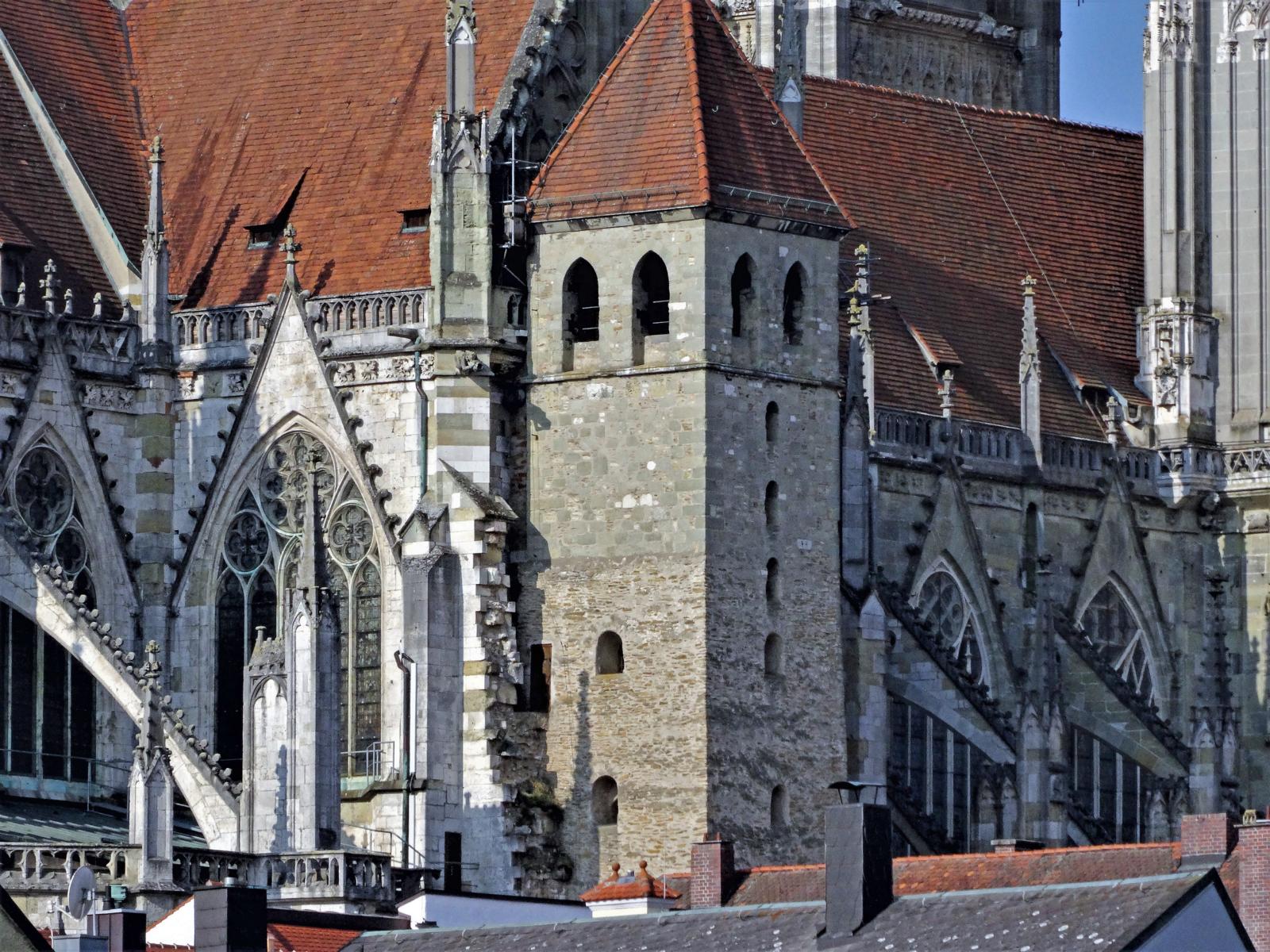 Regensburg: Dom - Nordseite mit Eselsturm (2018)