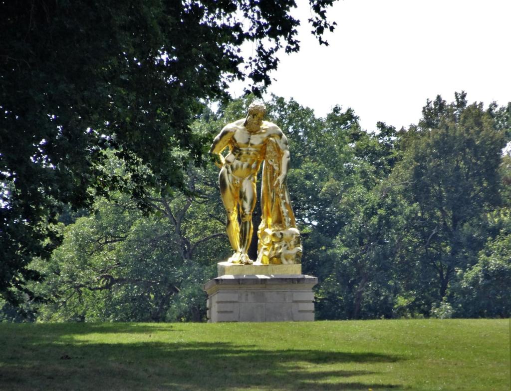 Vaux-le-Vicomte: Schlossgarten Statue des Herkules Farnese (2022)