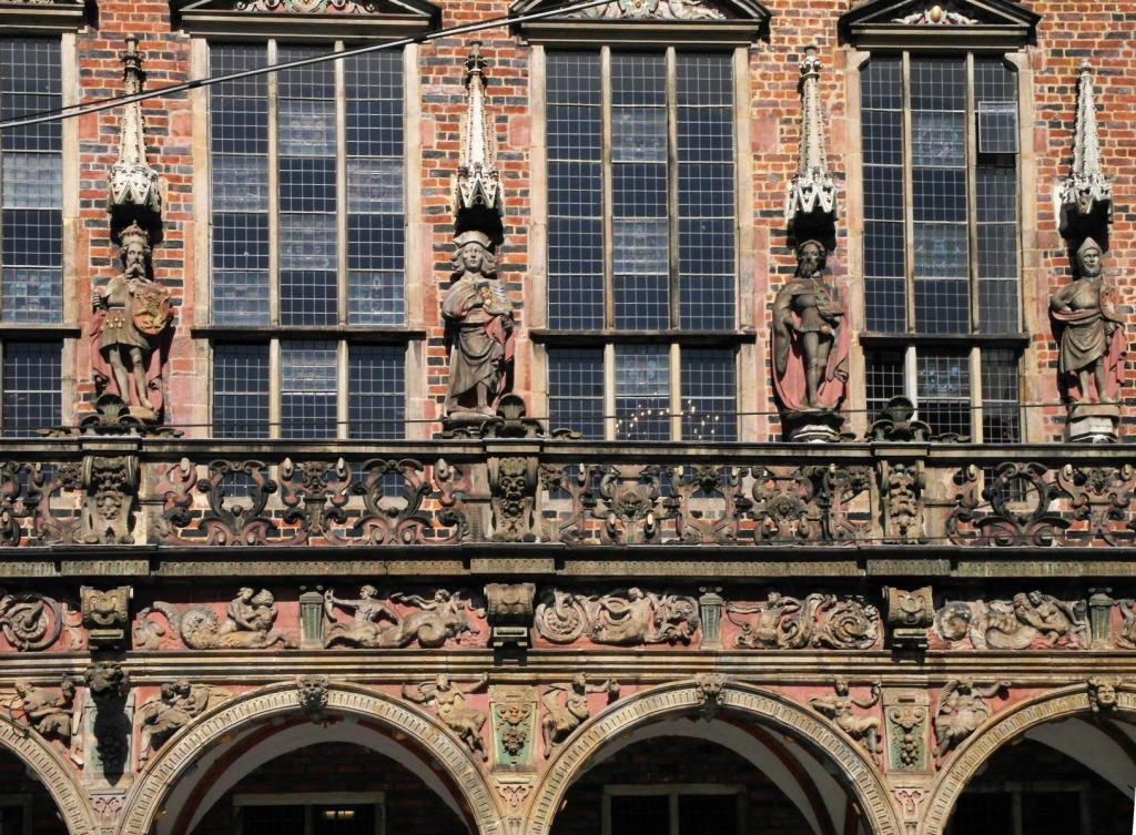 Bremen: Rathaus Statuen weltlicher Kurfürsten (2018)