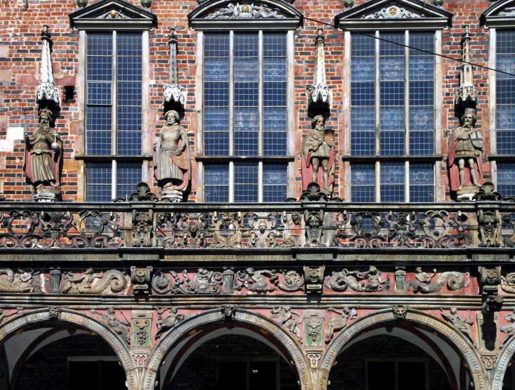 Bremen: Rathaus Statuen des Kaisers und der geistlichen Kurfürsten (2018)